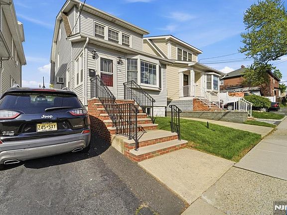 3rd image of 13 Butler Pl