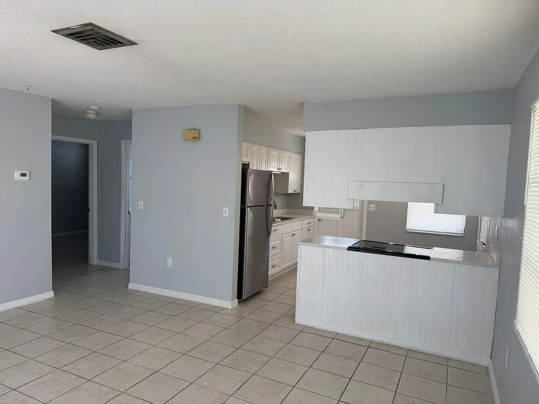 384 Flamingo Dr — Photo 5
