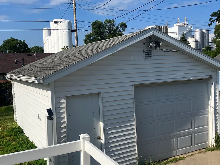 373 Grove St — Photo 2