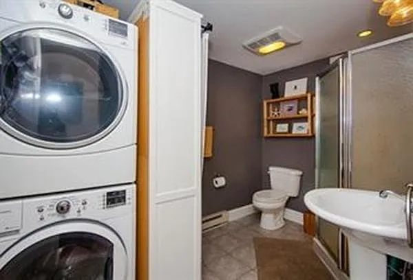 2 bed, 561 sqft, $3,800 — Photo 4