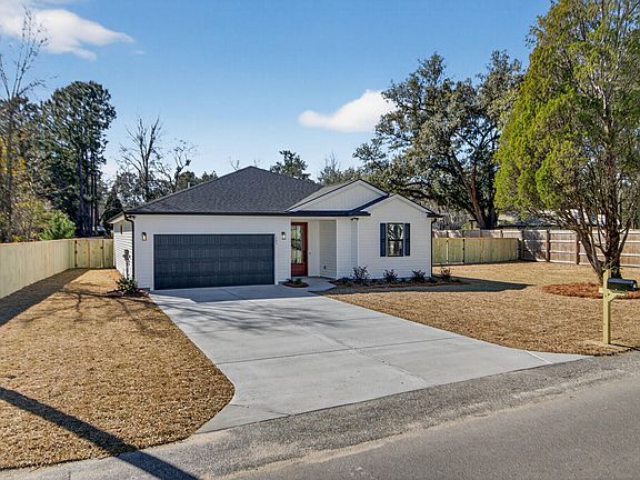 3rd image of 205 Garbon Dr