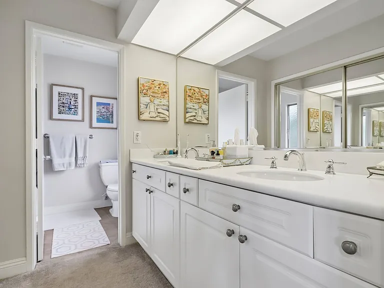Ensuite primary bath