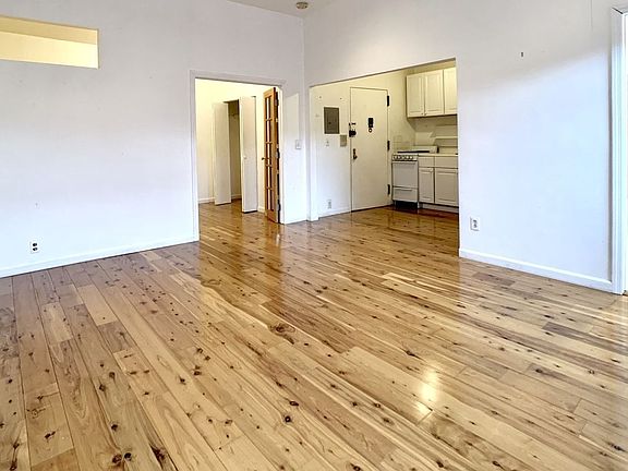 3rd image of 513 E 6th St APT 5F