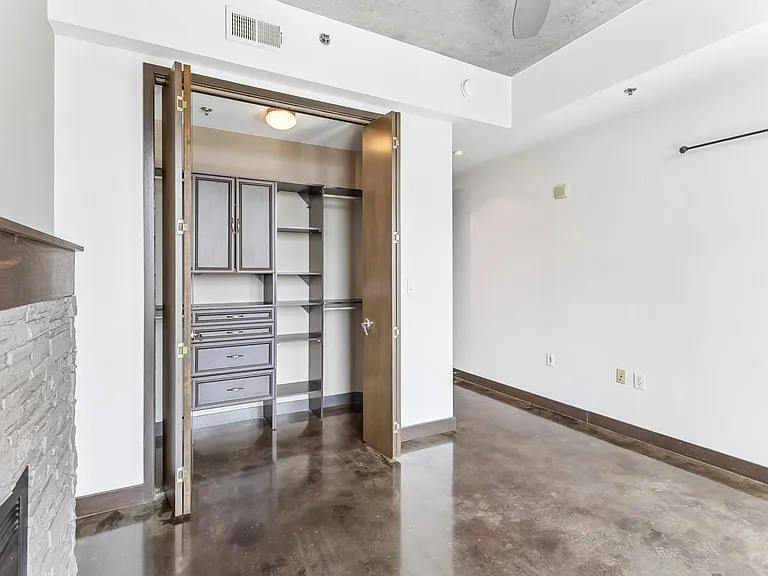 1510 Demonbreun St #702 — Photo 14