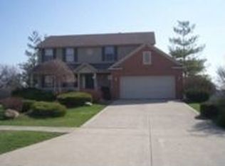 5282 Meadow Grove Dr, Grove City, OH 43123