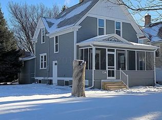 124 10th St N, Moorhead, MN 56560