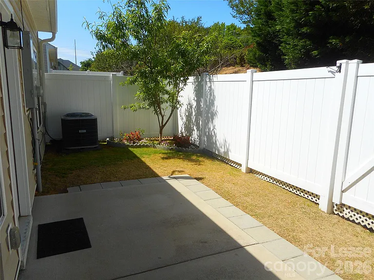 418 Windsor Gate Dr — Photo 3