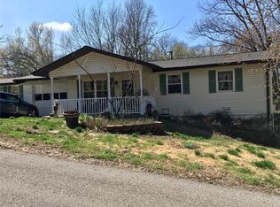 1805 Center Dr, High Ridge, MO 63049