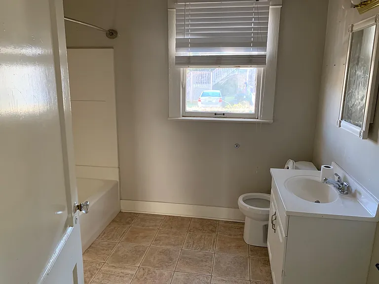 123 S Carlen St — Photo 9