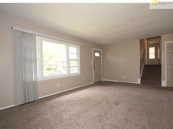 4th image of 9105 Manchester Ave