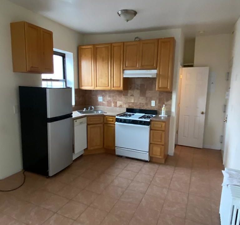 1st image of 30-90 14th St #14