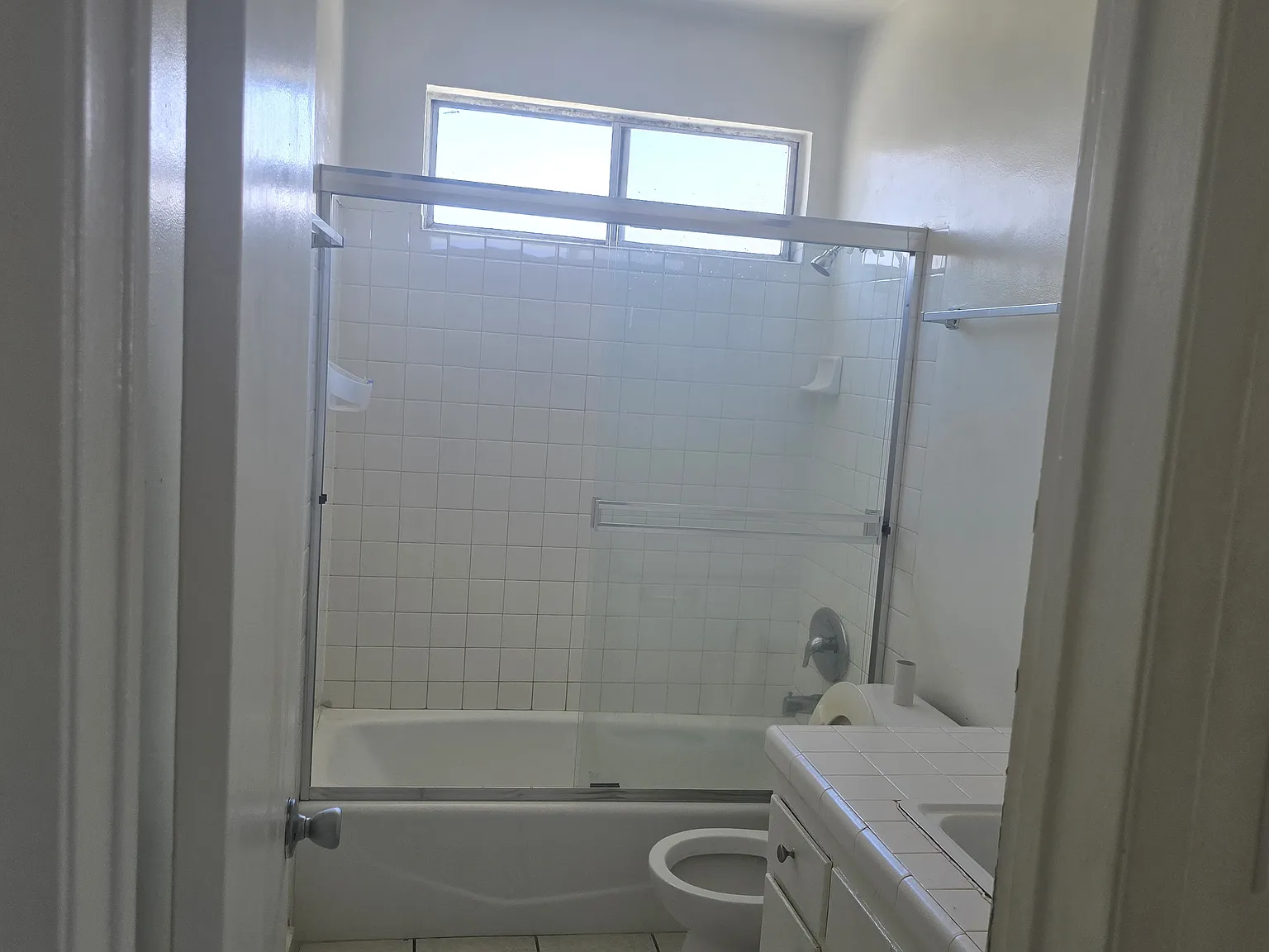 2 bed, 700 sqft, $2,100 — Photo 4