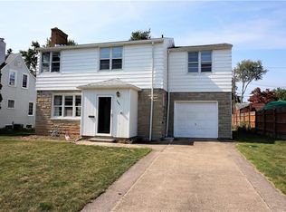 3046 Dorchester Rd, Niagara Falls, NY 14305