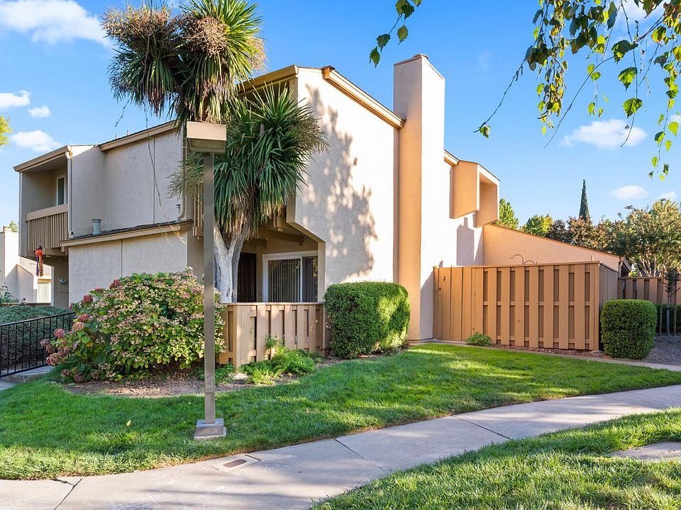 1st image of 125 Connemara Way APT 141