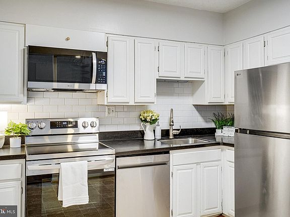 5th image of 5500 Holmes Run Pkwy APT 403