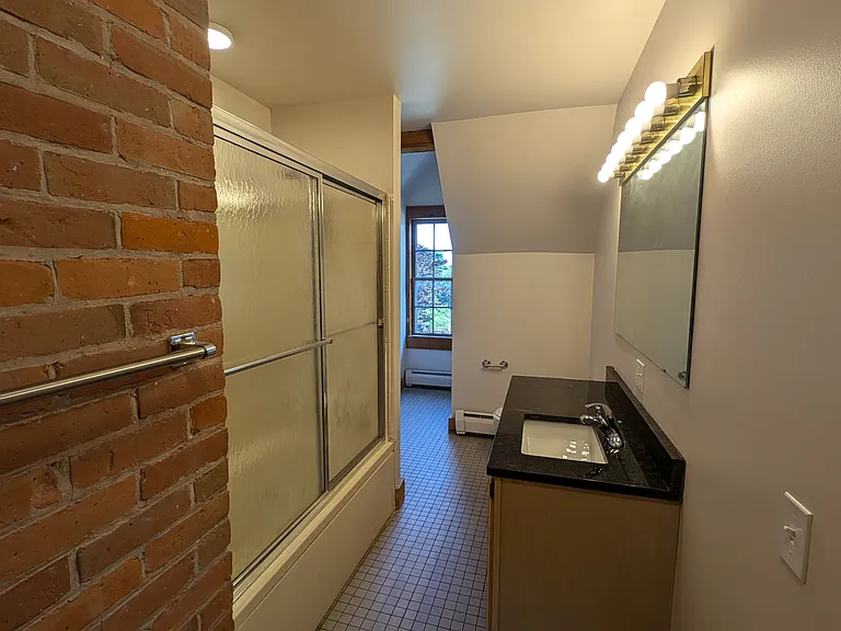 541 University Ave #5 — Photo 43