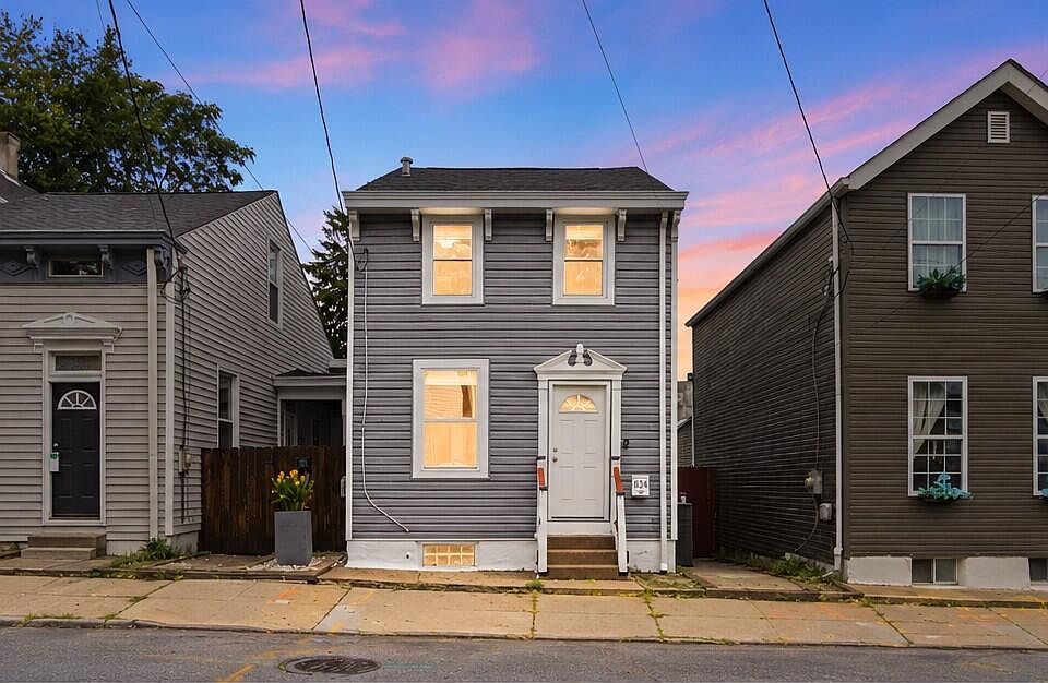 1st image of 634 W 12th St
