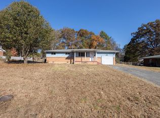 724 Fricks Ln, Rossville, GA 30741