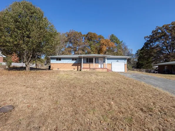 724 Fricks Ln, Rossville, GA 30741