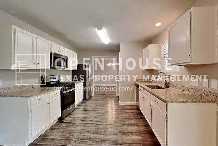 21746 Deep Pines Dr — Photo 5