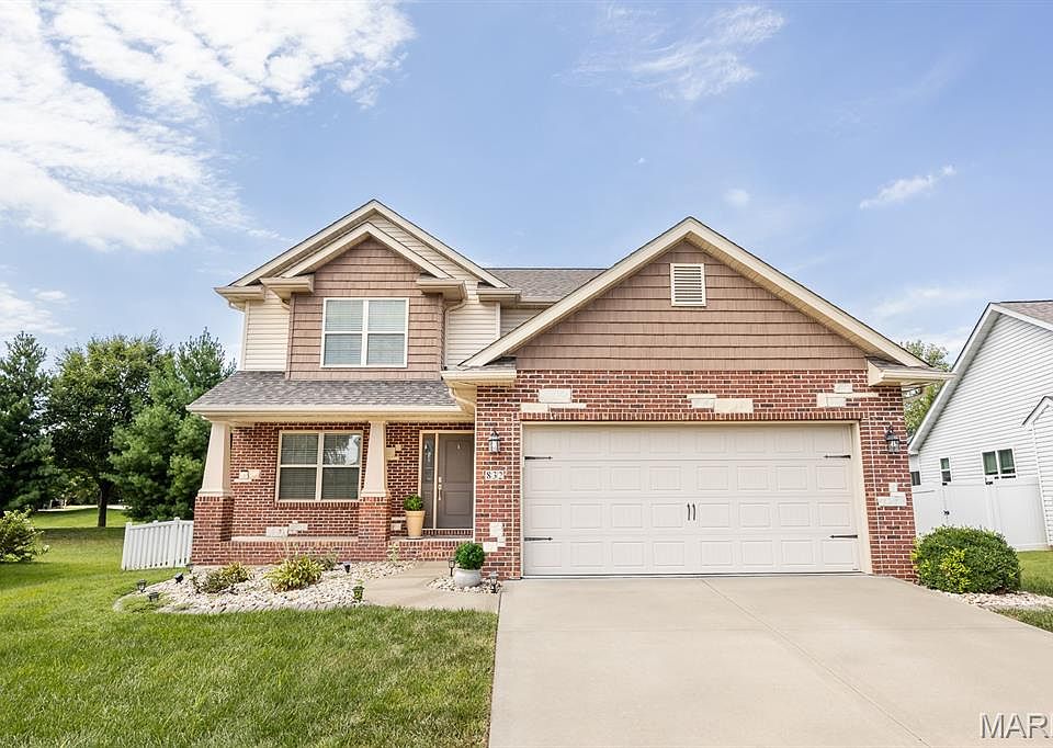 1st image of 832 Bridgeway Dr