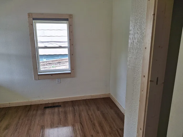 83 Glenview Ave — Photo 12