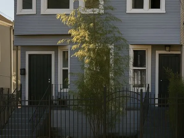 3221 Market St, Oakland, CA 94608