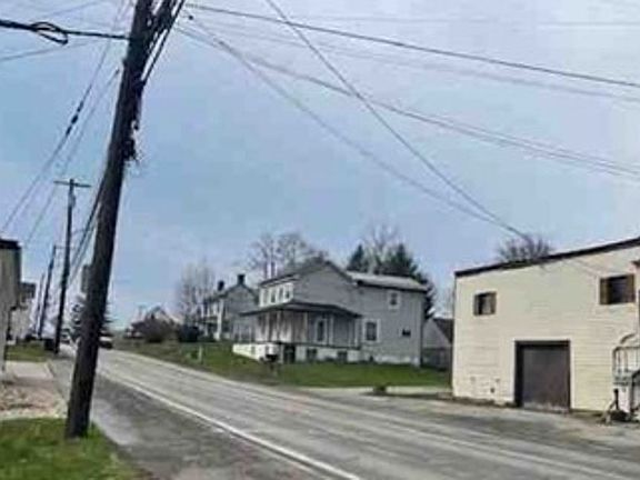 Exterior Neighborhood (street photo)
