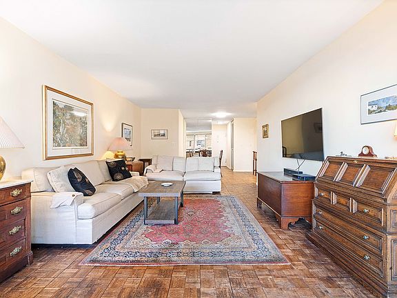 2nd image of 142 E 16th St APT 17E