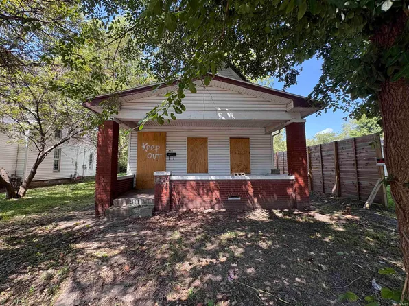 911 Line St, Evansville, IN 47713
