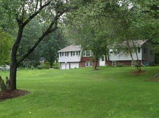 109 Lowell Rd, Pepperell, MA 01463