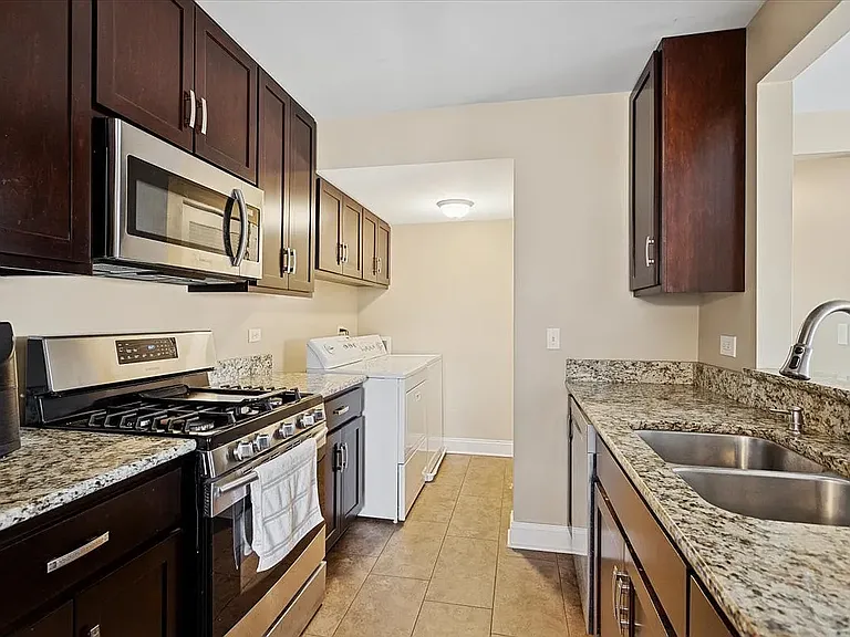 227 Elkhorn Ct #D — Photo 7
