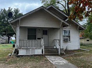 714 N Locust St, Ottawa, KS 66067