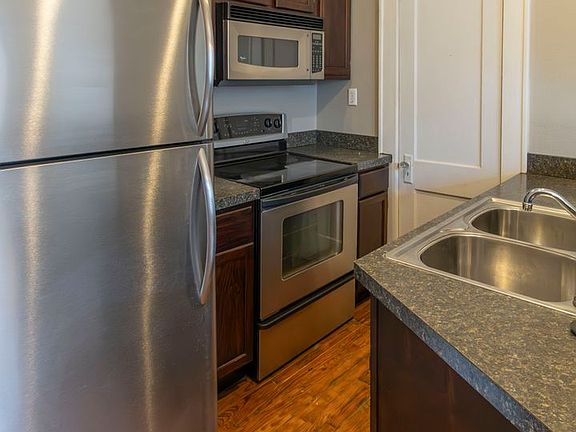 5th image of 613 E Ridgewood St APT 5