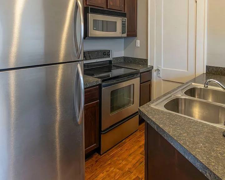 613 E Ridgewood St #5 — Photo 5
