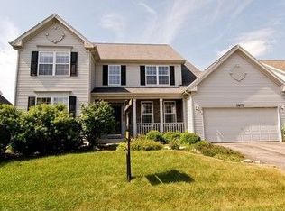 1812 Flagstone Ln, Aurora, IL 60502