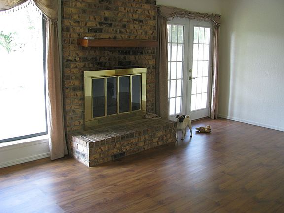 Spacious Living Room