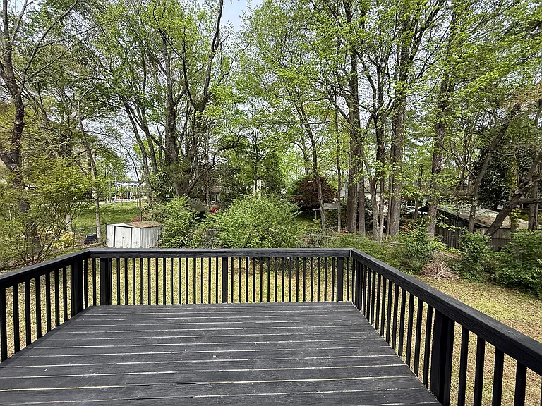 215 Walnut St — Photo 23