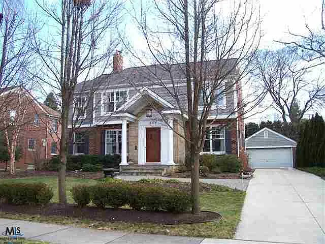 551 Argyle St photo 1