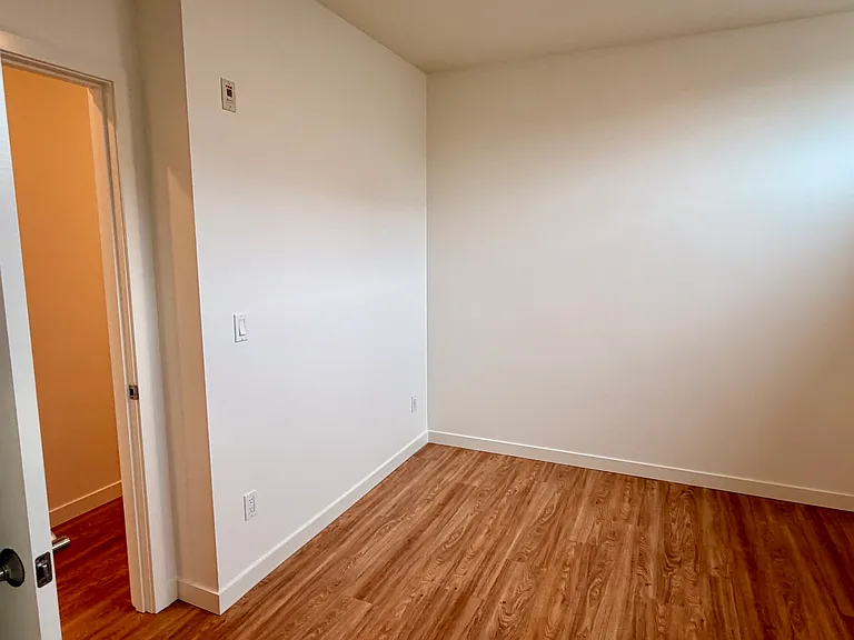 109 12th Ave E #305 — Photo 15