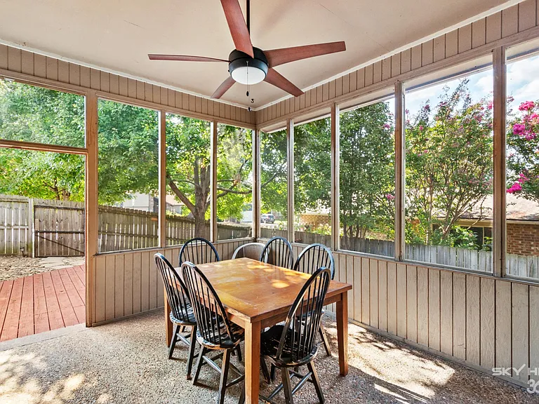 2416 N Robin Rd — Photo 20