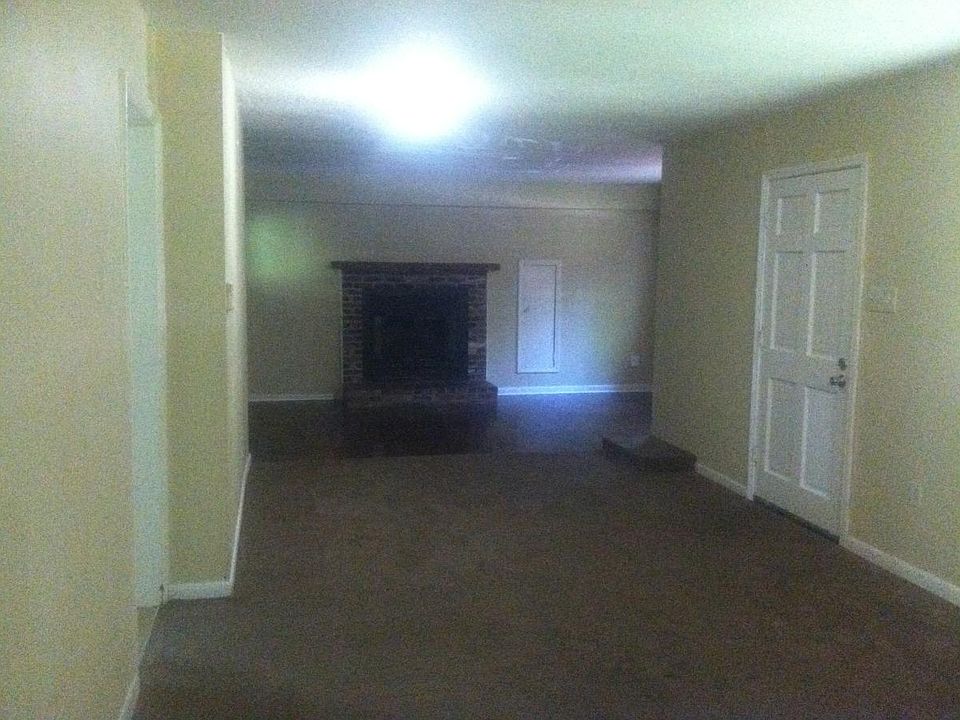 2nd image of 6810 Knollwood Rd