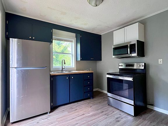 4th image of 326 Mountain View St #A