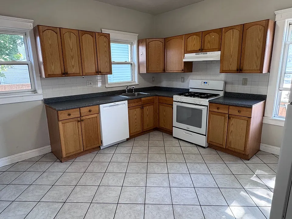 9 Alcott St #2