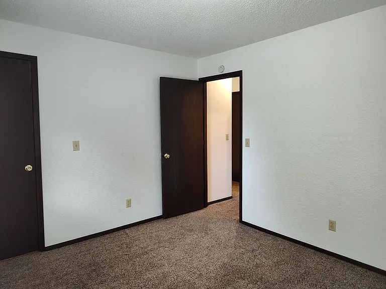 618 Boxwood Dr #1-4 — Photo 9