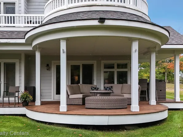 820 Petoskey Ave Suite 202, Charlevoix, MI 49720