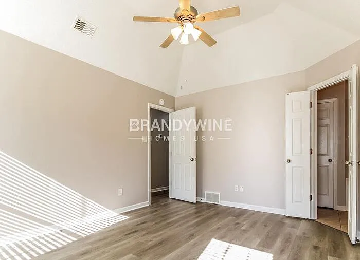 6843 Kerry Valley Ln — Photo 12