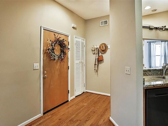 5th image of 1426 Dolman St #A