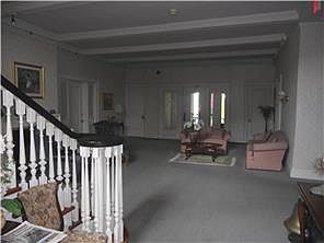 4th image of 140 Highland Ave