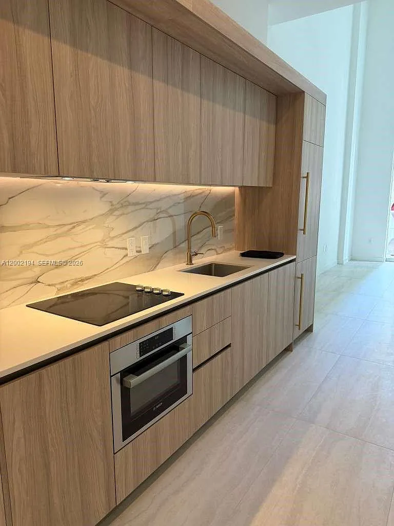 Viceroy Residence — Photo 1